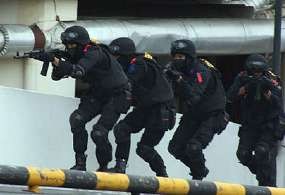TNI AU Protes Keras Arogansi Densus 88 di Bandara Polonia Medan TNI AU Protes Keras Arogansi Densus 88 di Bandara Polonia Medan