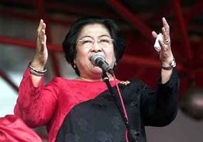 Dalam Kuliah Umum, Megawati Terkenang Saat Mahasiswi Dalam Kuliah Umum, Megawati Terkenang Saat Mahasiswi