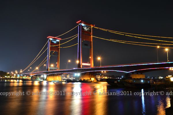Jembatan Ampera dikala Malam
