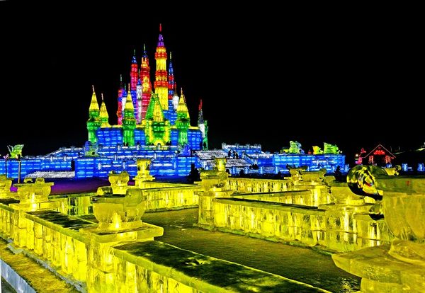 Harbin International Ice and Snow Sculpture Festival, Cina (harbin-cits.net)