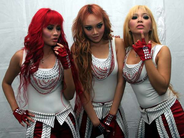 Merah-Putih Trio Macan Merah-Putih Trio Macan