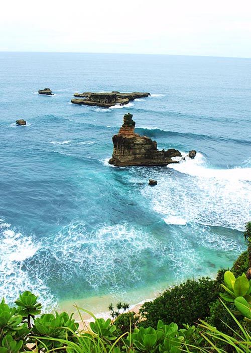 Hiasan karang berbentuk menara