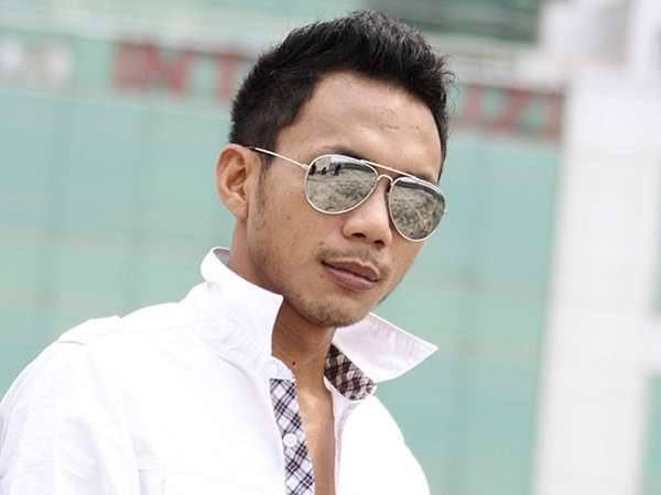Gaya Cool Norman Kamaru Gaya Cool Norman Kamaru