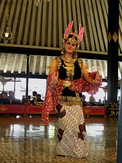 Tari Golek Ayun-Ayun