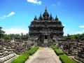 Salah satu bangunan utama candi