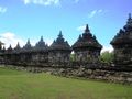 Candi-candi kecil di belakan candi induk