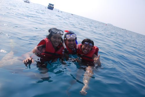 Serunya snorkeling di Pulau Pramuka