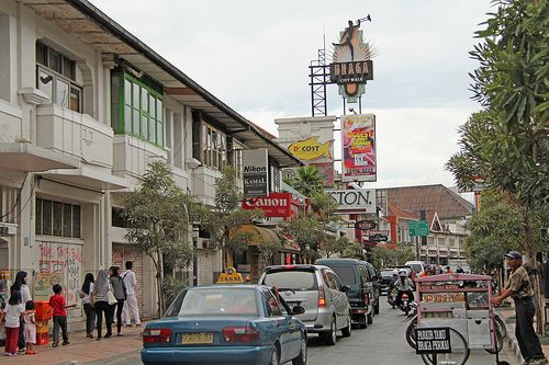 Jl Braga, Bandung (yogi1984.blogdetik.com)