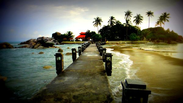 Dermaga Pantai Parai