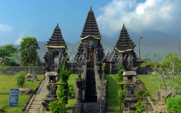 Pura Parahyangan Agung Jagatkartta