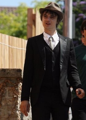 Tulis Lagu Hip-hop, Pete Doherty Ingin Jadi Eminem Tulis Lagu Hip-hop, Pete Doherty Ingin Jadi Eminem