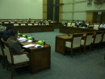 Parah! Hanya 4 Anggota Komisi III DPR Hadiri Rapat Bareng PPATK Parah! Hanya 4 Anggota Komisi III DPR Hadiri Rapat Bareng PPATK