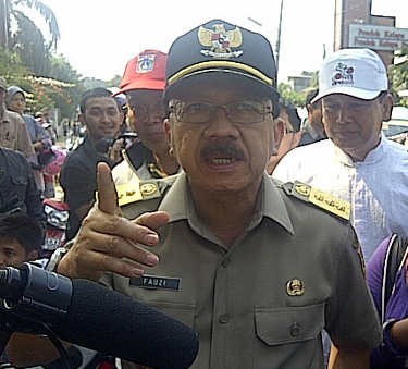 Cagub DKI dari PDIP, Foke atau Jokowi Cagub DKI dari PDIP, Foke atau Jokowi