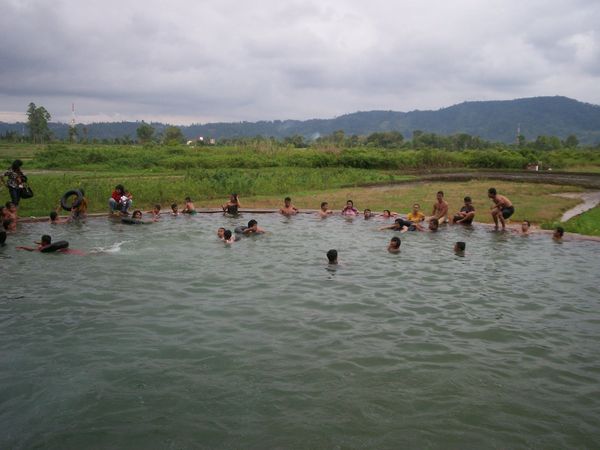 kolam air soda (sumber: erwinhutabarat.blogspot.com)