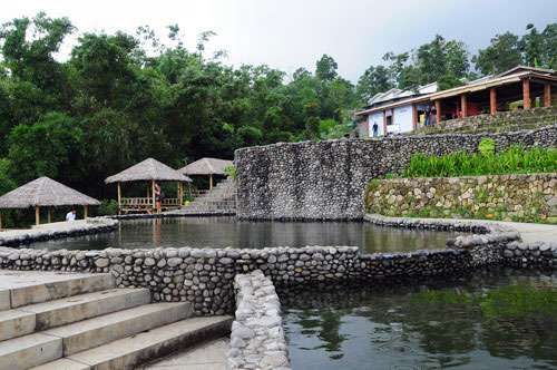 Taman renang (sumber: (sumber: umbulsidomukti.com)