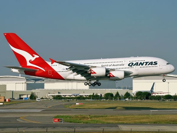 Pesawat Qantas (flightglobal.com)