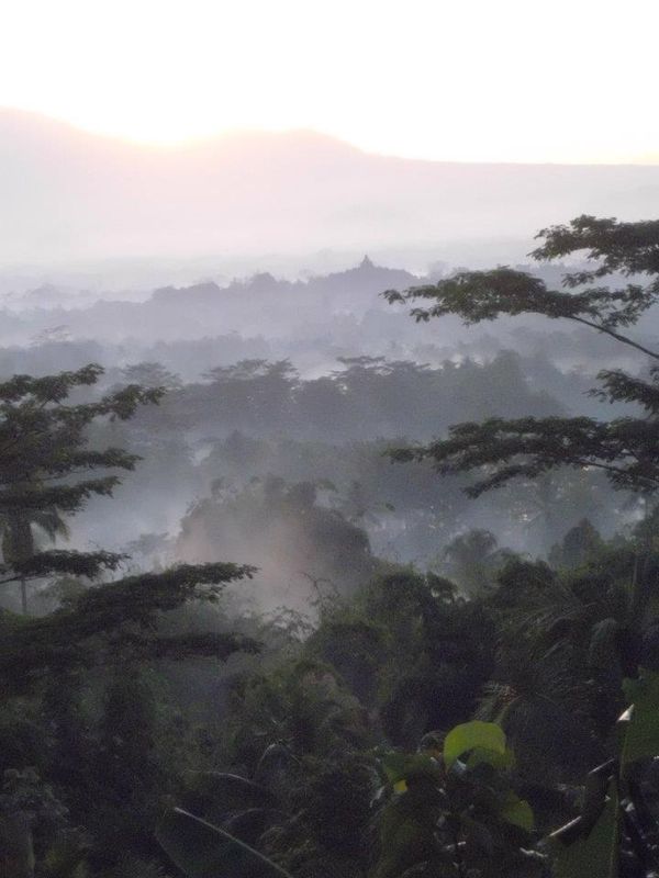 Kabut di atas Bukit Punthuk Setumbu