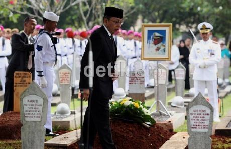 Kena Stroke, Istri Pertama Sudomo Tak Hadiri Pemakaman Kena Stroke, Istri Pertama Sudomo Tak Hadiri Pemakaman