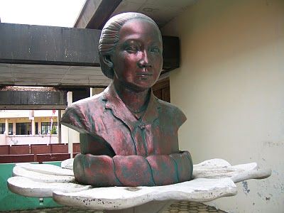 Patung di depan Museum Kartini (irvanhuft.blogspot.com)