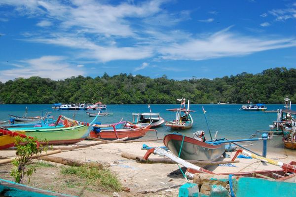 Pantai Sendang Biru (ronikhoi.blogspot.com)