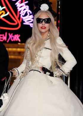 Mabes Polri Tak Izinkan Konser Lady Gaga Mabes Polri Tak Izinkan Konser Lady Gaga