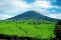 Gunung Dempo, menjadi latar belakang yang menarik untuk Kota Pagaralam (Sumber: versesofuniverse.blogspot.com)
