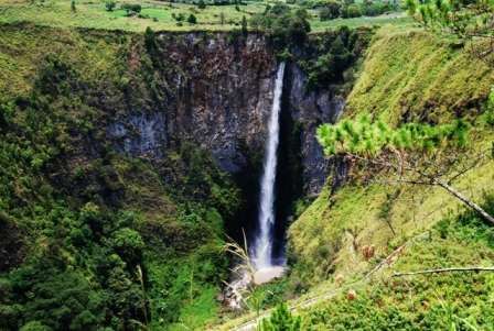 Air terjun Sipiso-piso (Ida Hendriawati/dtraveler)