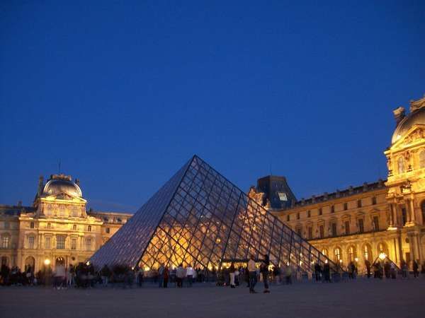 [imagetag] Museum Louvre, Paris (Fitraya/ detikTravel)