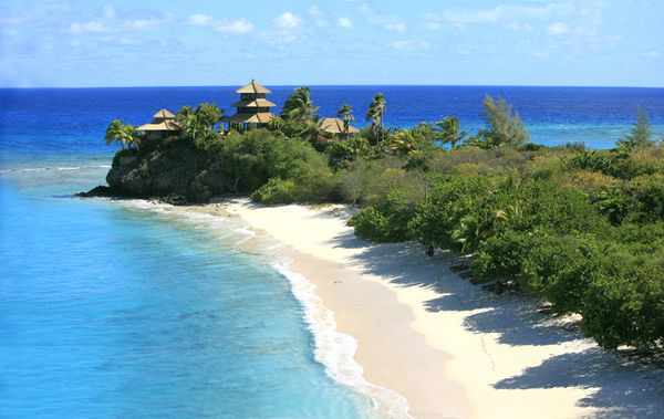 Berbeda dengan pantai-pantai lainnya yang berada di Pulau Dewata, Virgina Bieach cenderung sangat sepi (bali.panduwisata.com)