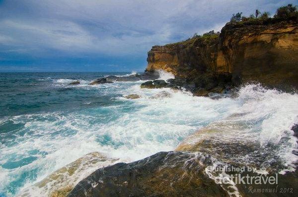 Batu karang yang ada di Pulau Natuna