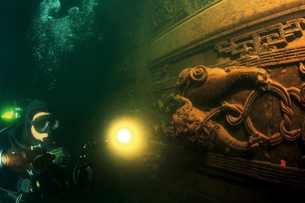 Keren! Ternyata Ada Kota Kuno di Dasar Danau Kepulauan Ini