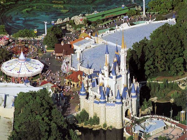 Magic Kingdom Park, Amerika Serikat (bestindonesiatravel.com)