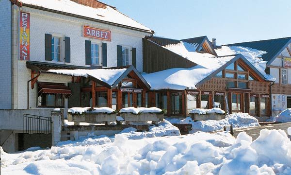 Hotel saat musim dingin (arbezie-hotel.com)
