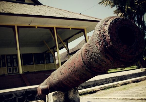 Meriam tua di Istana Sintang (Ari/detikFoto)