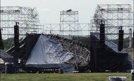 Panggung Radiohead Rubuh Saat Kru Sedang Sound Check Panggung Radiohead Rubuh Saat Kru Sedang Sound Check