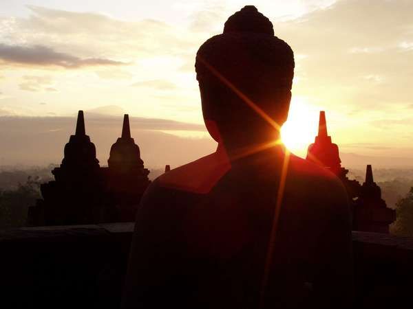 Tidak Hanya Candi, Sunrise Di Borobudur Juga Menakjubkan [ www.BlogApaAja.com ]