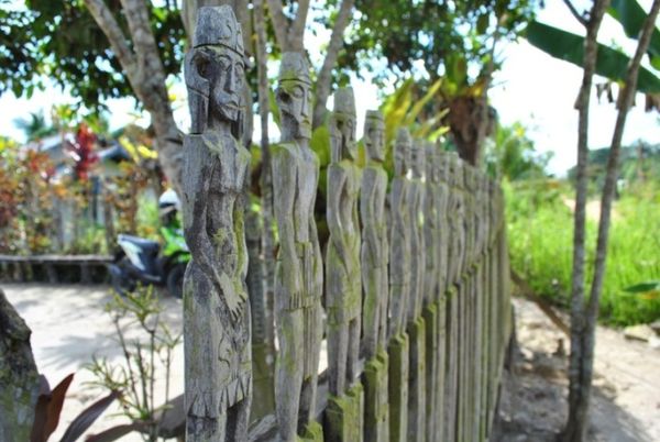 Ukiran Dayak Yang Keren Ada Desa Ini Ukiran Dayak Yang Keren Ada Desa Ini