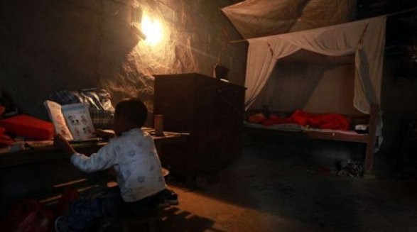 Anak-anak yang Jadi \Dewasa\ Sebelum Waktunya Anak-anak yang Jadi \Dewasa\ Sebelum Waktunya