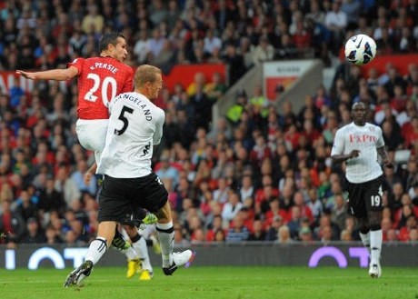 RvP Bicara Gol Debutnya di MU & Sedikit Keberuntungan RvP Bicara Gol Debutnya di MU & Sedikit Keberuntungan