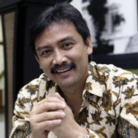 Andi Mallarangeng Bicara Soal Persidangan Angie [ www.BlogApaAja.com ]