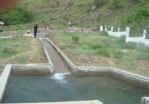 Saluran dari sumber mata air