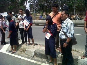 Rekonstruksi Tawuran di Jakut Timbulkan Kemacetan Rekonstruksi Tawuran di Jakut Timbulkan Kemacetan