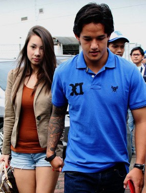 Irfan Bachdim dan Jennifer Kurniawan Pisah Ranjang? Irfan Bachdim dan Jennifer Kurniawan Pisah Ranjang?