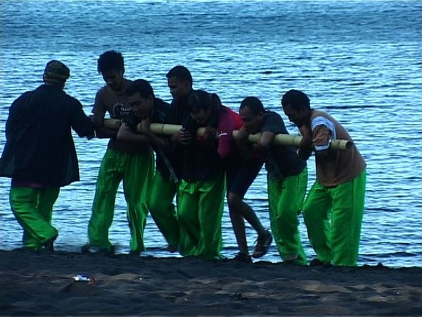 Berkunjung ke Ternate, Coba Icip 'Sashimi' Img_20121016090328_507cc07077d0b