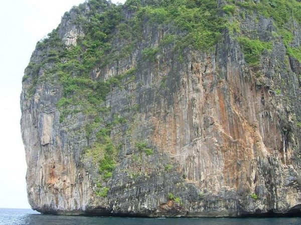 Pulau Paling Eksotis Diseluruh Thailand pulau Phi Phi
