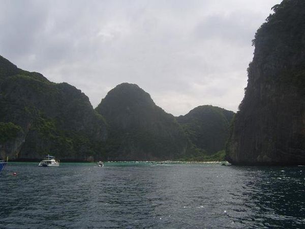 Pulau Paling Eksotis Diseluruh Thailand pulau Phi Phi