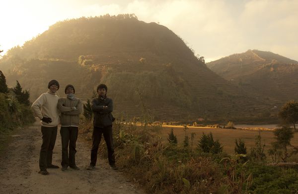 Mengejar Cahaya Emas di Bukit Sikunir, Dieng Img_20121031133009_5090c57175105