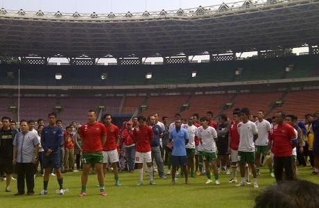 Suporter Beri Penilaian Tentang Permainan Timnas Suporter Beri Penilaian Tentang Permainan Timnas