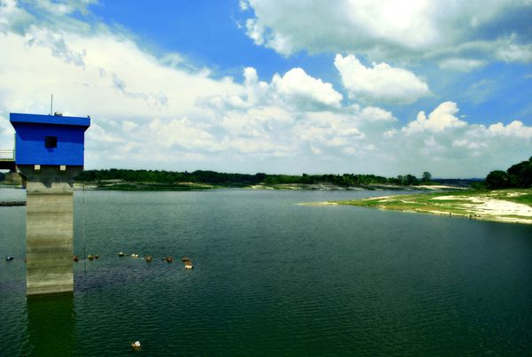Pemandangan Waduk