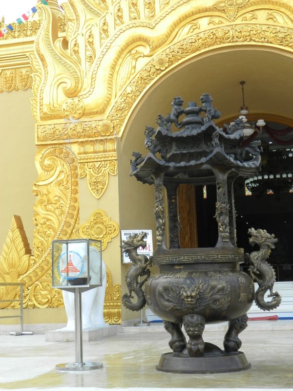 Bagian pintu masuk pagoda